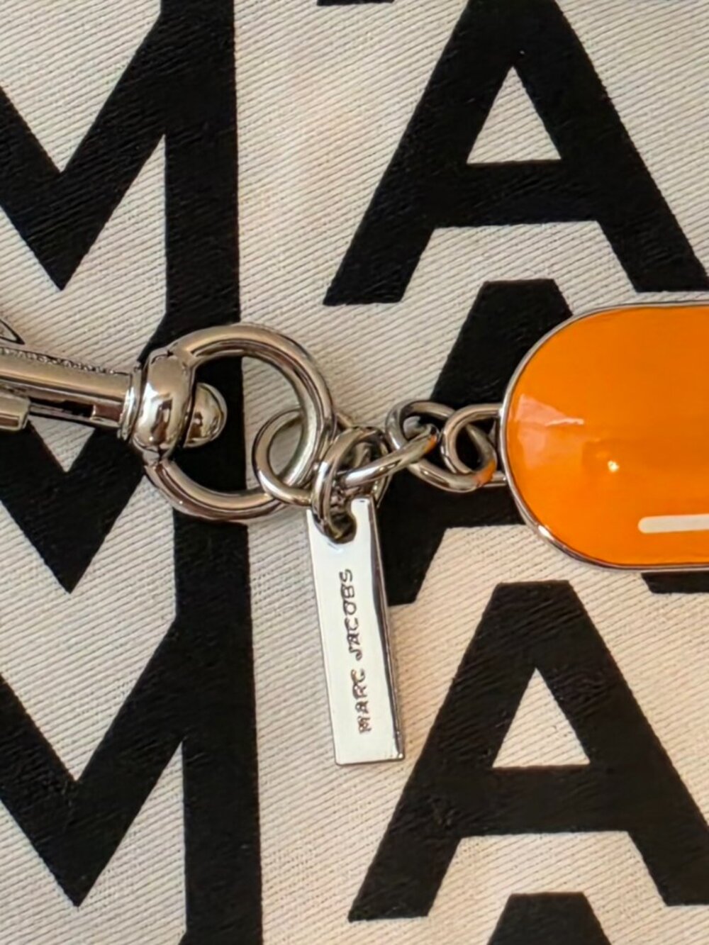 Marc Jacobs Vitamin (Pill) Camera Bag w/ Wallet & Keychain - Picture 9 of 14